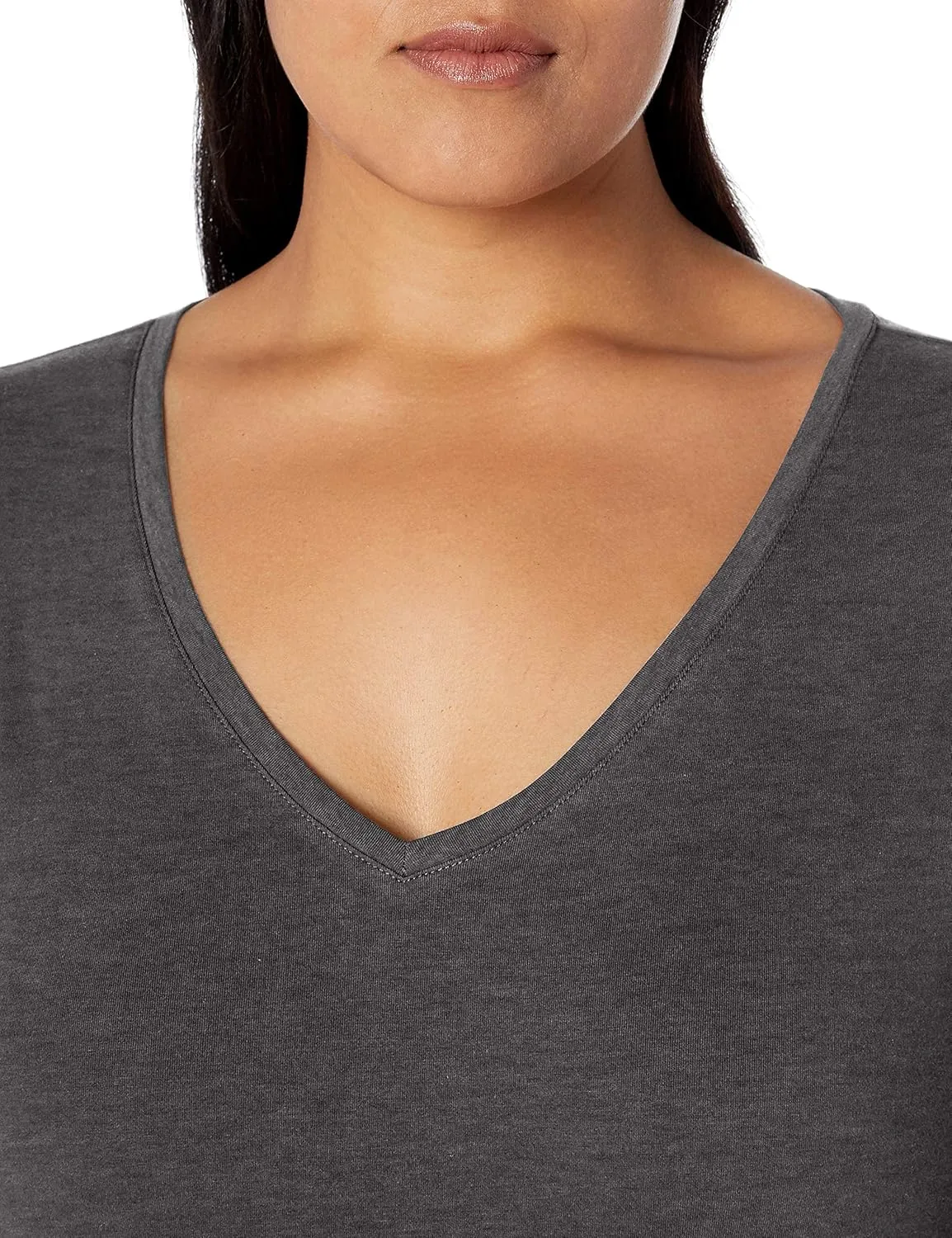 Amazon Essentials Women's Plus Size Short-Sleeve V-Neck T-Shirt, Multipacks